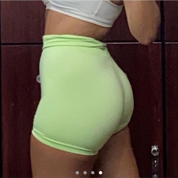 Apex Seamless Shorts in Green/Light Green 💚 - Picture 4 of 4